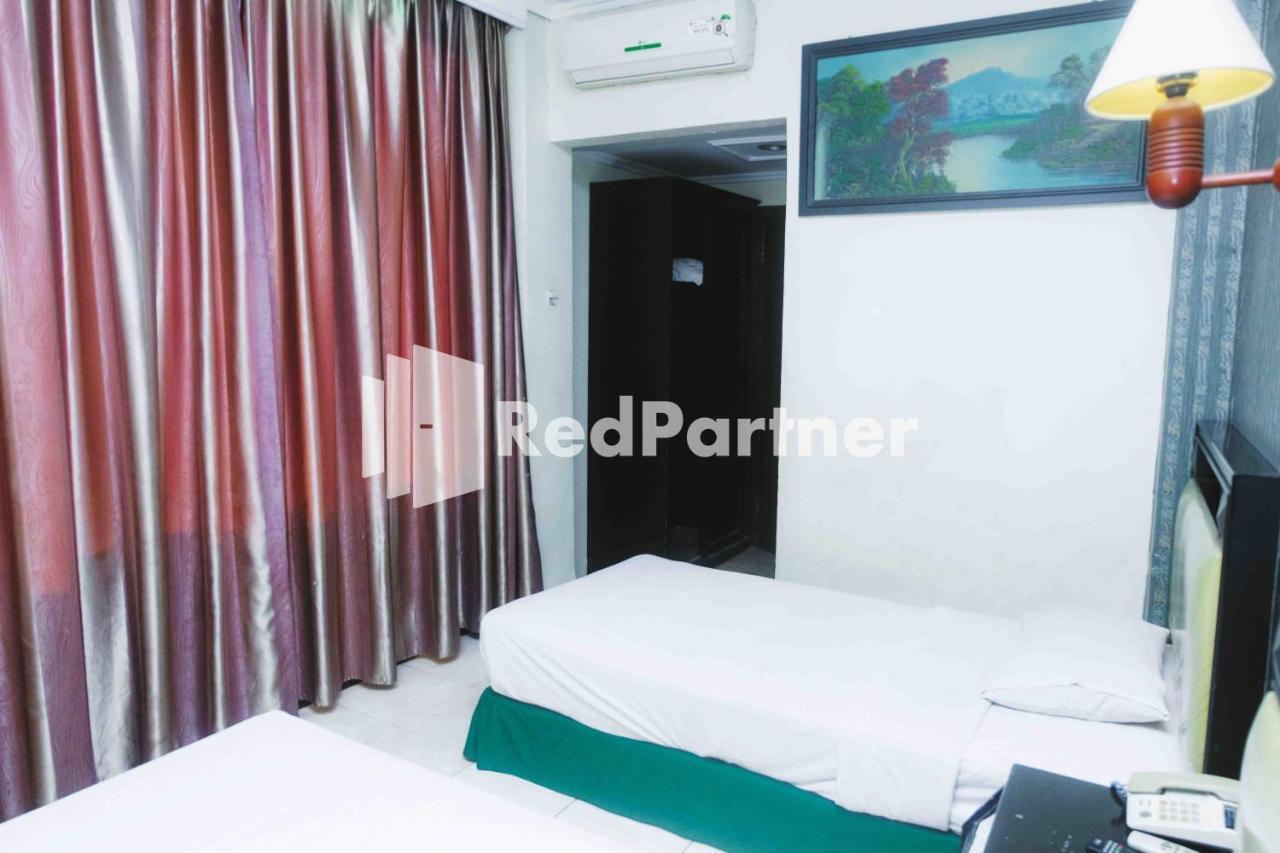 Hotel Yasmin Makassar Mitra Reddoorz Екстер'єр фото