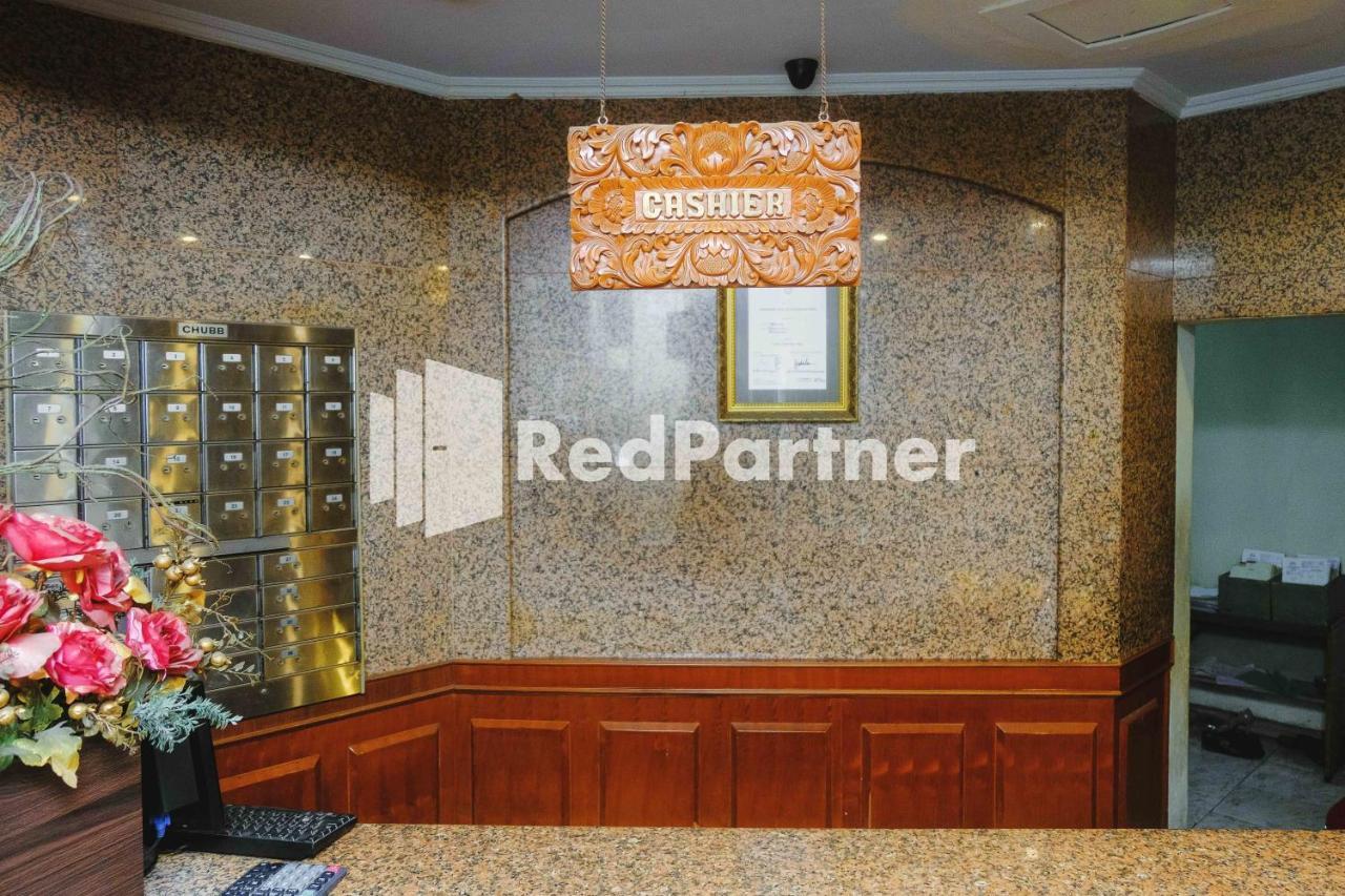 Hotel Yasmin Makassar Mitra Reddoorz Екстер'єр фото